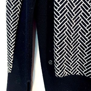 Lululemon Yogi Crew Sweater
Black / White